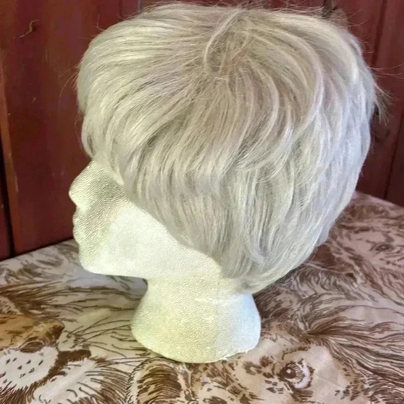 Vintage Wig Grey White Platinum Short Layered Unisex Costume 60s 70s - Picture 2 of 5